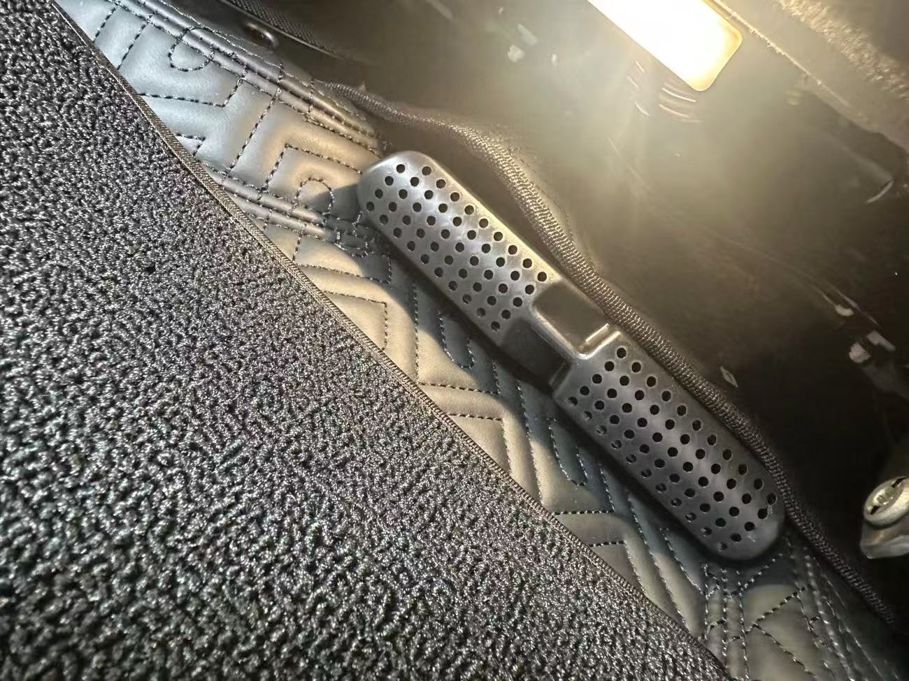 Car Seat Cover - Penutup Ventilasi Udara Mobil Untuk BMW
