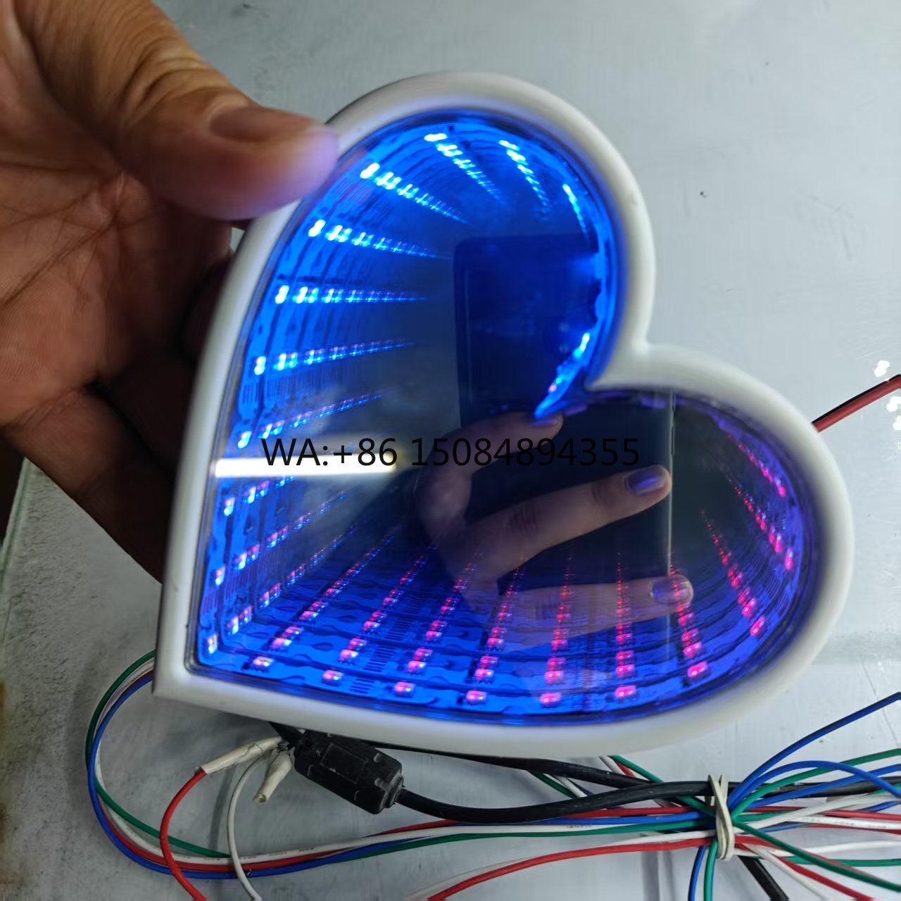 Car Mirror - Dekorasi Dinding Cermin Infinity 3D Multi-Warna
